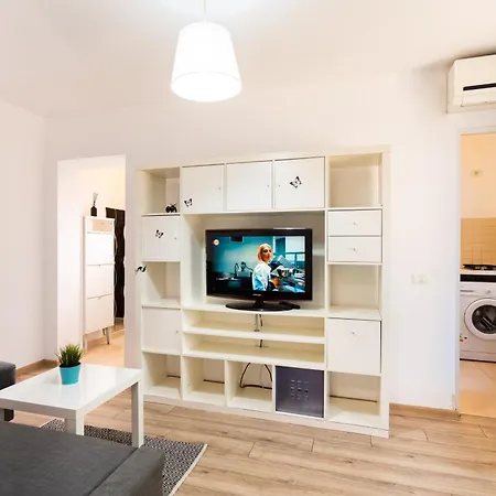 Apartament Ciresica Apartment *